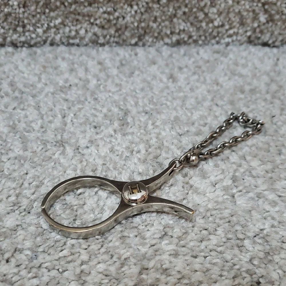 Hermes Elegant Silver Glove Clip , Scarf Clip, Keychain Accessory - Picture 1 of 3